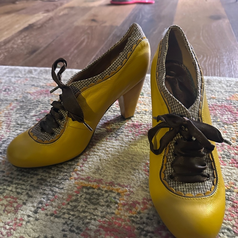 Poetic Licence Oxfords